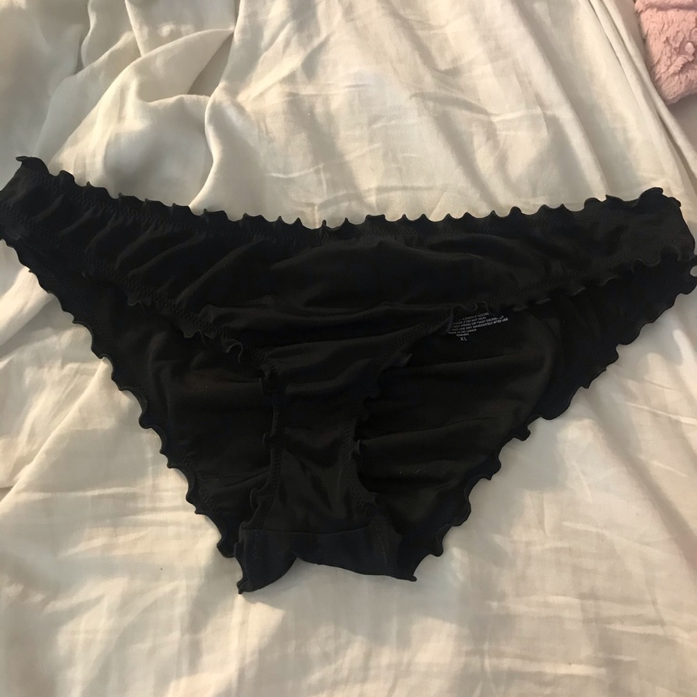 Black ruched bikini bottoms